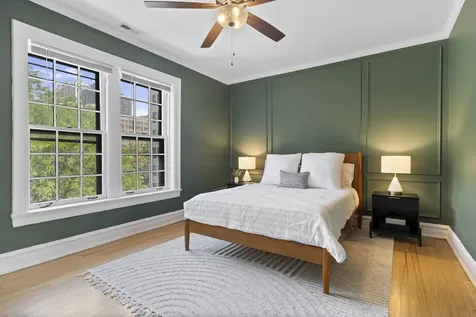 510 West Surf Street Chicago IL 60657