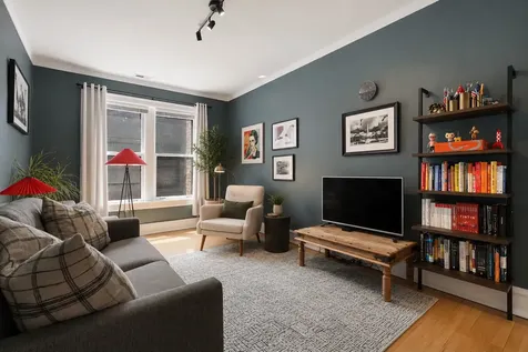 510 West Surf Street Chicago IL 60657