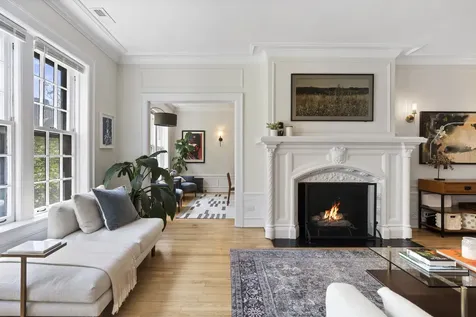 510 West Surf Street Chicago IL 60657