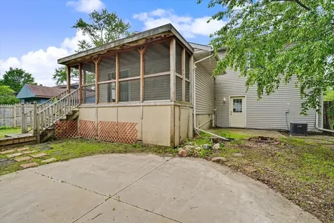 904 Fairoaks Drive Champaign IL 61821