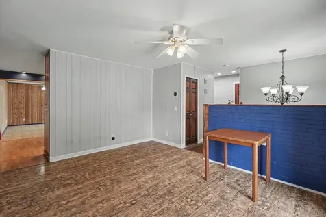 904 Fairoaks Drive Champaign IL 61821