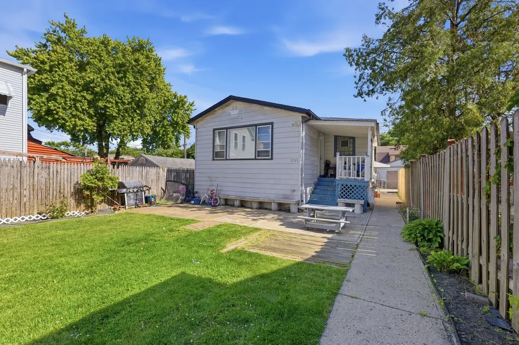 3733 West 64th Street Chicago IL 60629