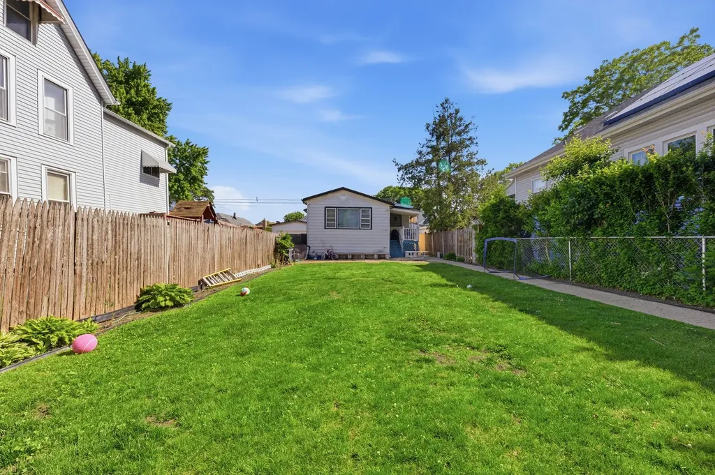 3733 West 64th Street Chicago IL 60629