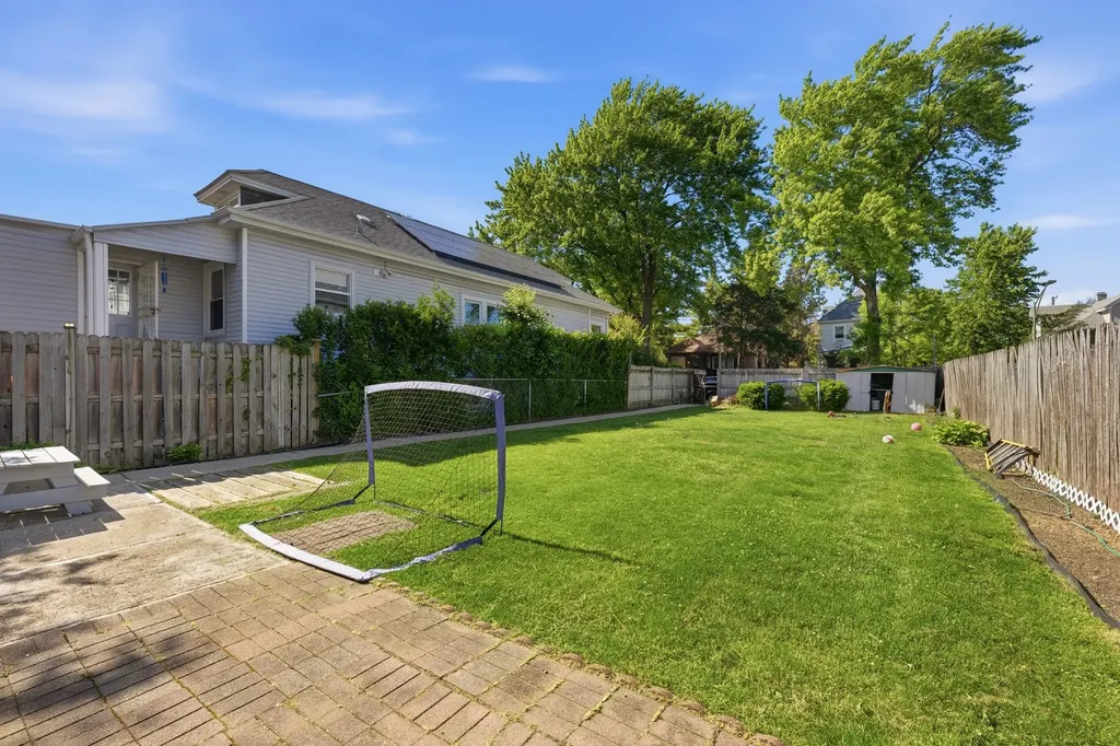 3733 West 64th Street Chicago IL 60629