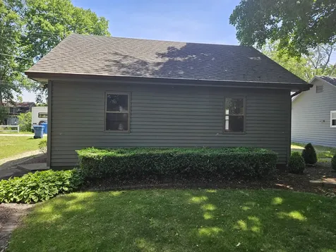 48 North Market Street Momence IL 60954