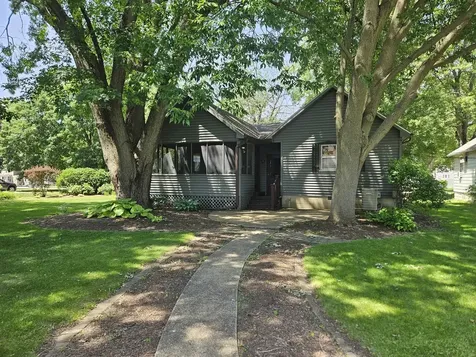48 North Market Street Momence IL 60954