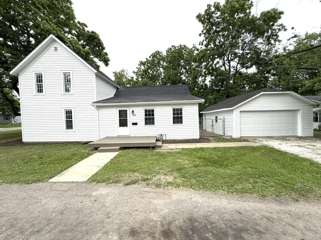409 East Chestnut Street Paxton IL 60957