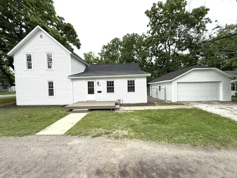 409 East Chestnut Street Paxton IL 60957
