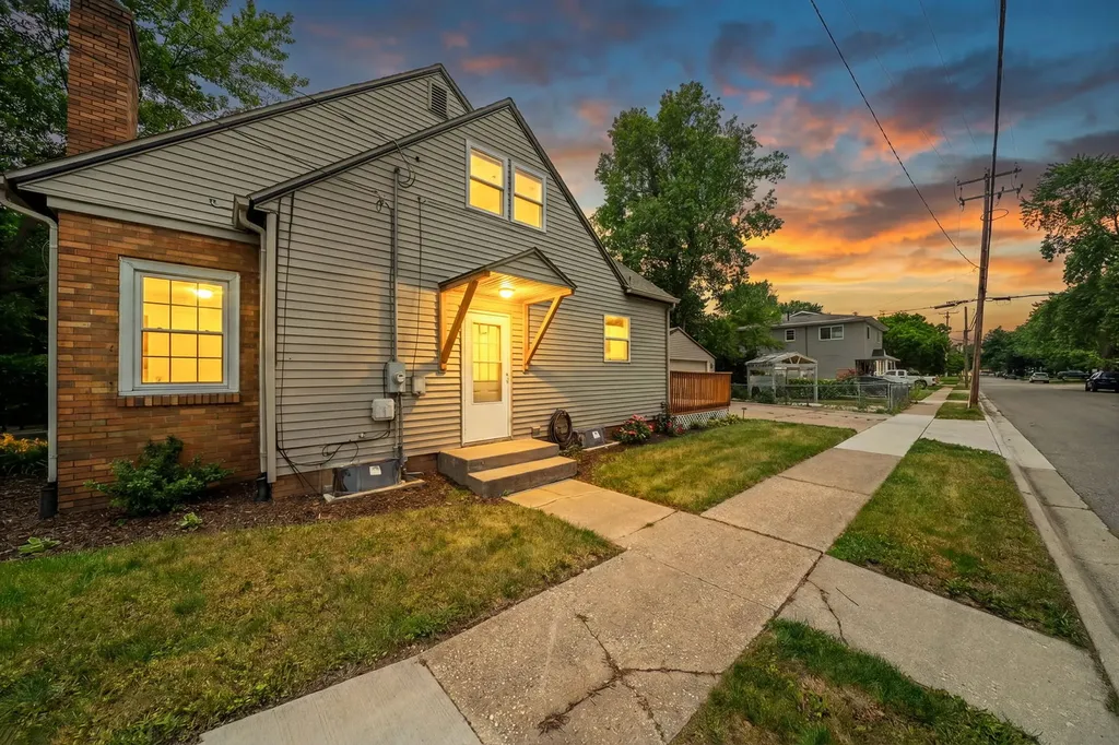 552 River Lane Loves Park IL 61111
