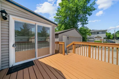 552 River Lane Loves Park IL 61111