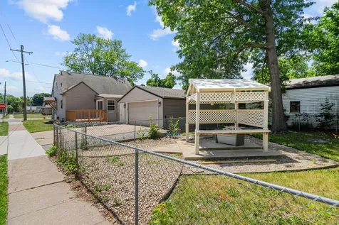 552 River Lane Loves Park IL 61111