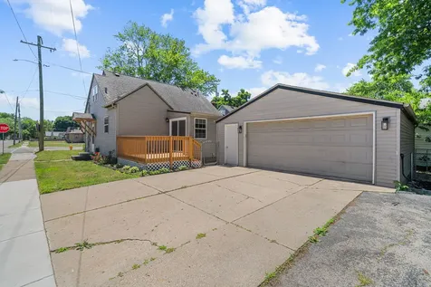 552 River Lane Loves Park IL 61111