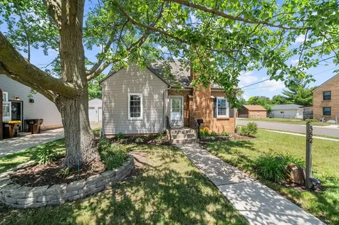 552 River Lane Loves Park IL 61111