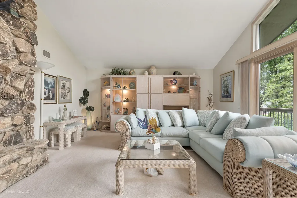 40484 Sunset Drive N Antioch IL 60002