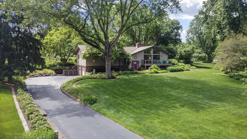 40484 Sunset Drive N Antioch IL 60002
