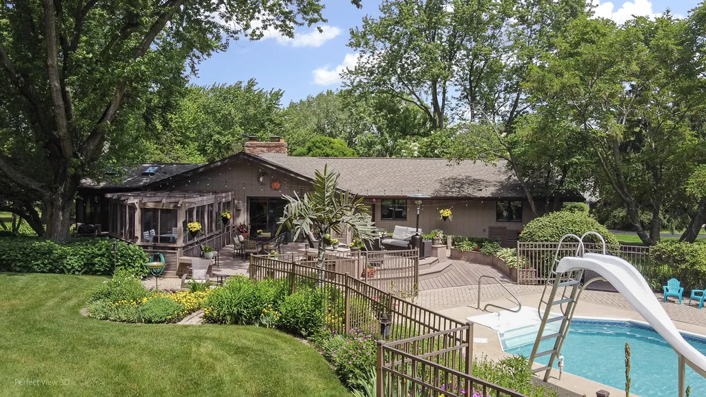40484 Sunset Drive N Antioch IL 60002