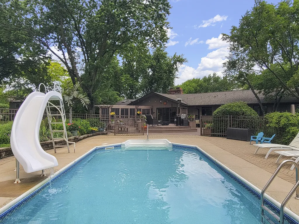 40484 Sunset Drive N Antioch IL 60002