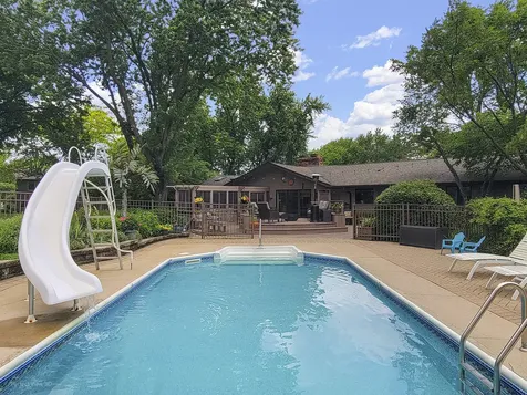 40484 Sunset Drive N Antioch IL 60002