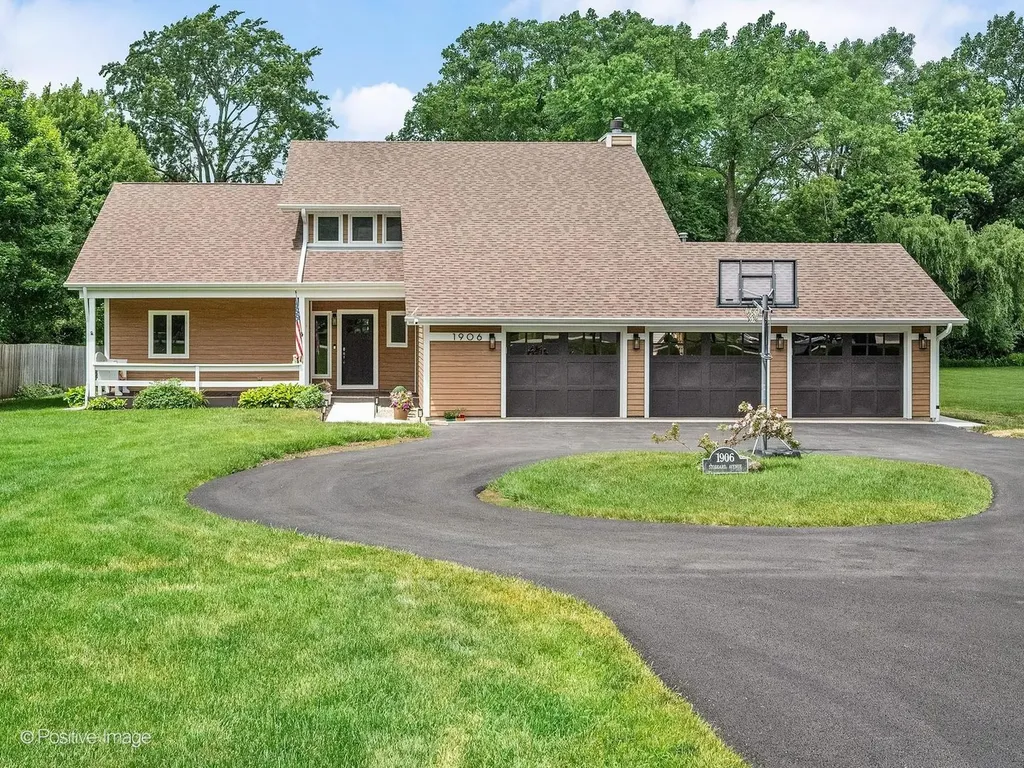 1906 Stoddard Avenue Wheaton IL 60187