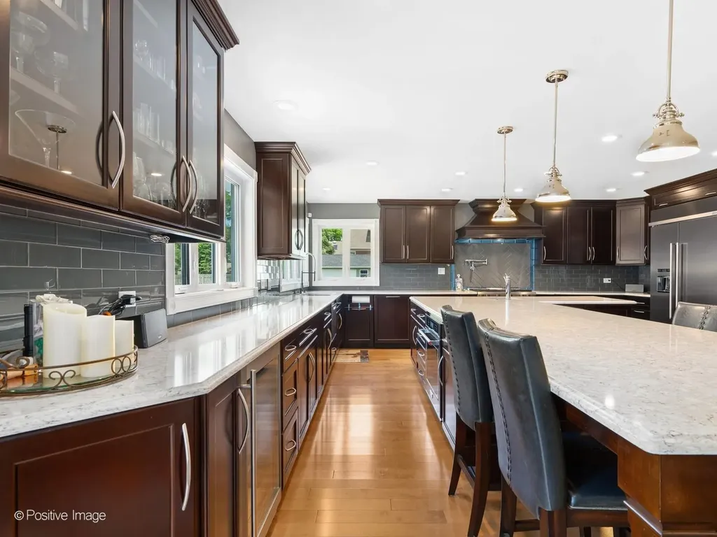 1906 Stoddard Avenue Wheaton IL 60187