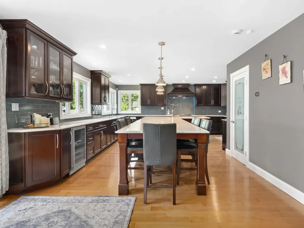 1906 Stoddard Avenue Wheaton IL 60187