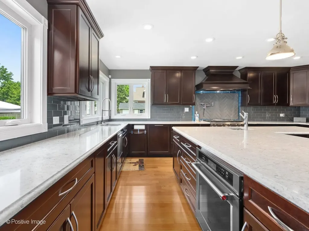 1906 Stoddard Avenue Wheaton IL 60187