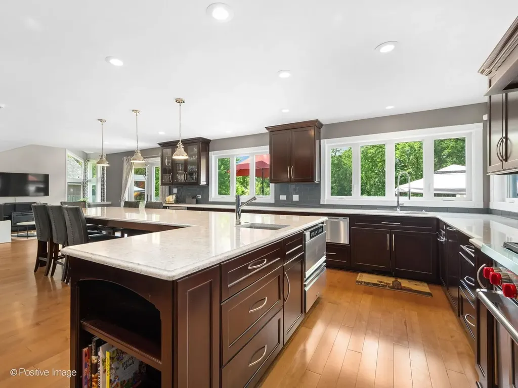 1906 Stoddard Avenue Wheaton IL 60187