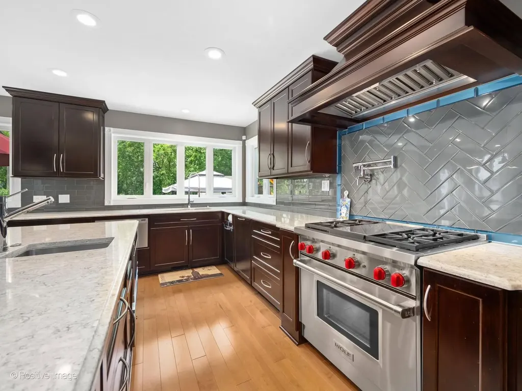 1906 Stoddard Avenue Wheaton IL 60187