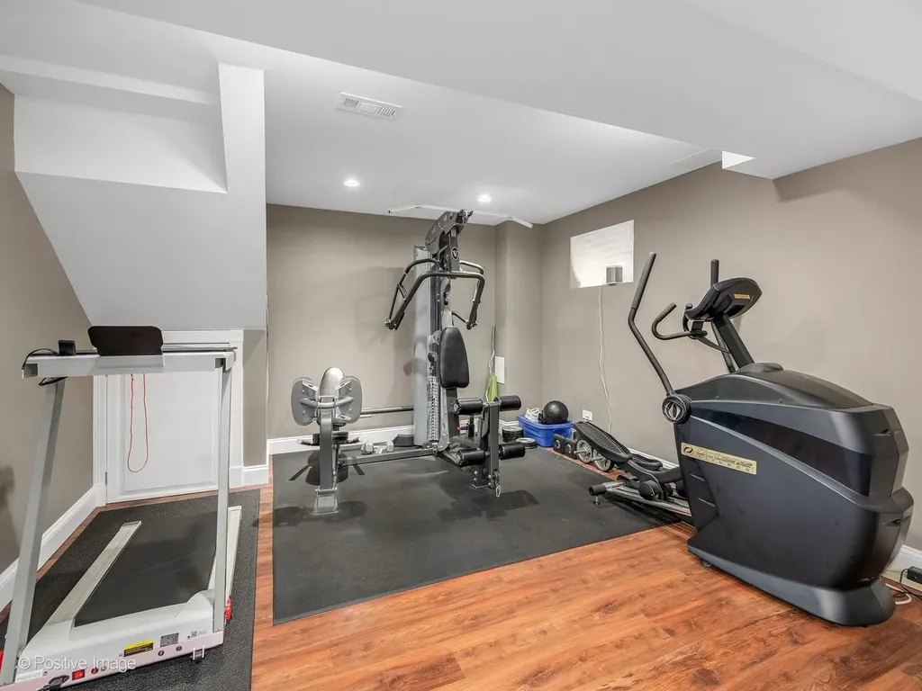 1906 Stoddard Avenue Wheaton IL 60187