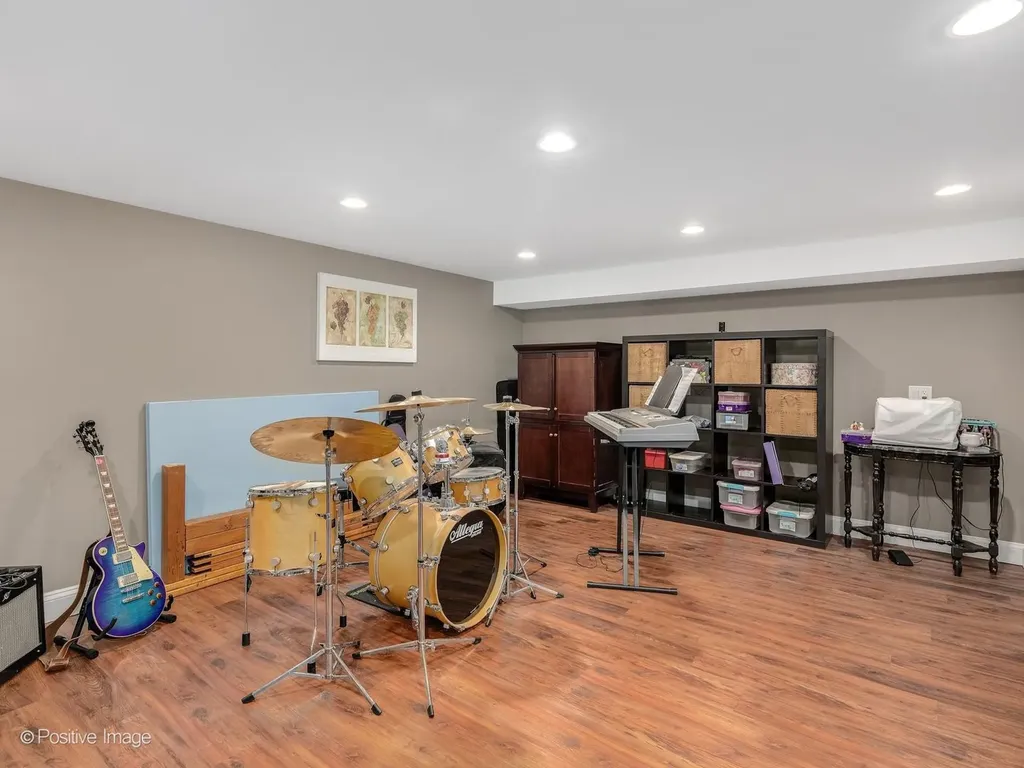 1906 Stoddard Avenue Wheaton IL 60187
