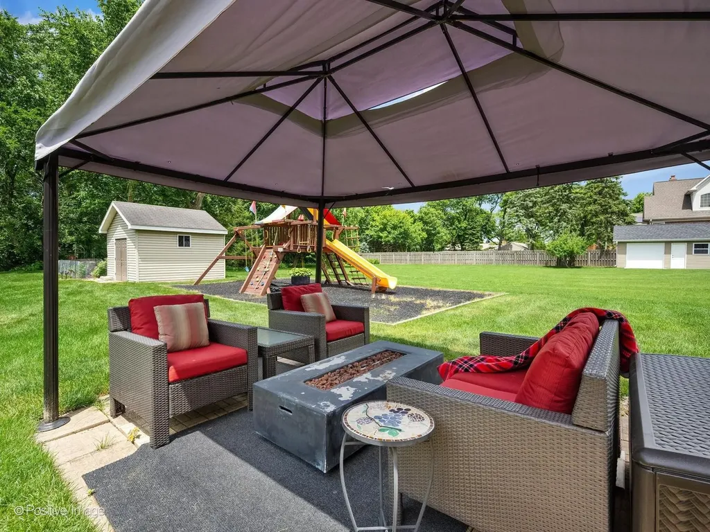1906 Stoddard Avenue Wheaton IL 60187