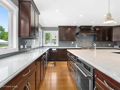 1906 Stoddard Avenue Wheaton IL 60187