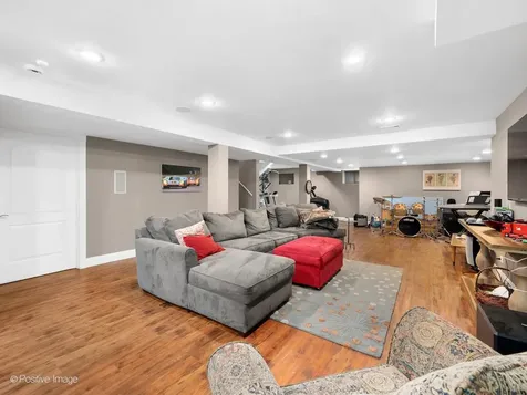 1906 Stoddard Avenue Wheaton IL 60187