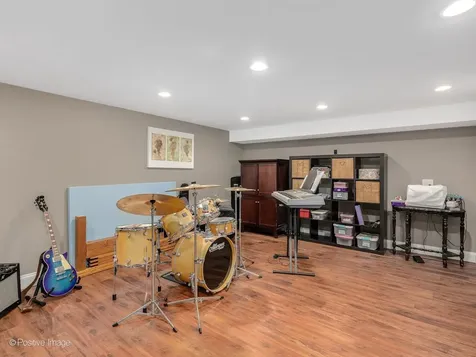 1906 Stoddard Avenue Wheaton IL 60187