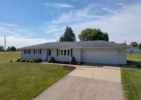 710 1ST Avenue Fulton IL 61252