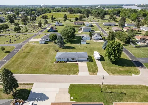 710 1ST Avenue Fulton IL 61252