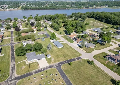 710 1ST Avenue Fulton IL 61252