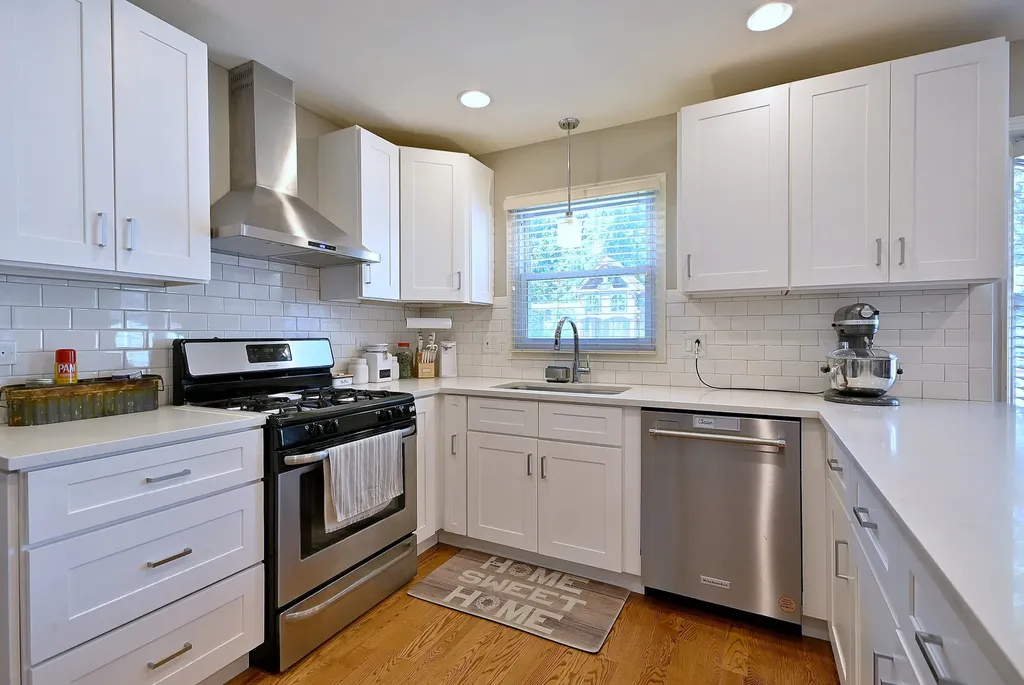 1350 West Barnwall Drive Addison IL 60101