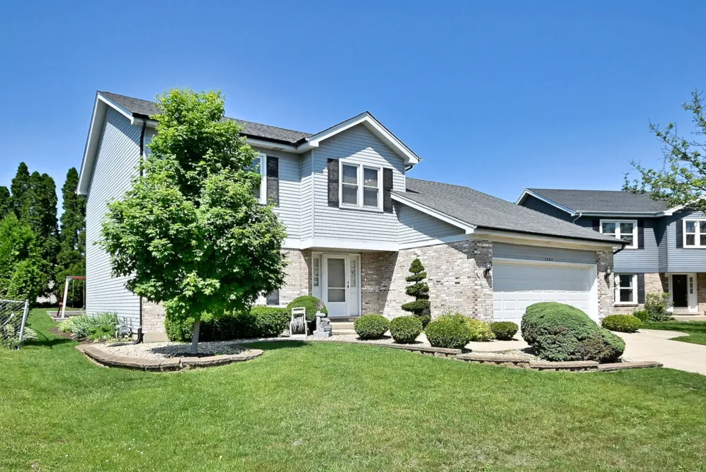1350 West Barnwall Drive Addison IL 60101