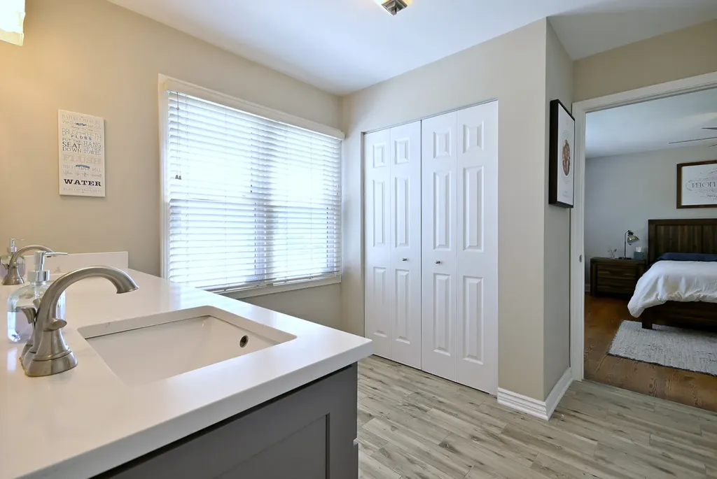 1350 West Barnwall Drive Addison IL 60101