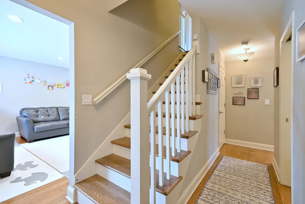 1350 West Barnwall Drive Addison IL 60101