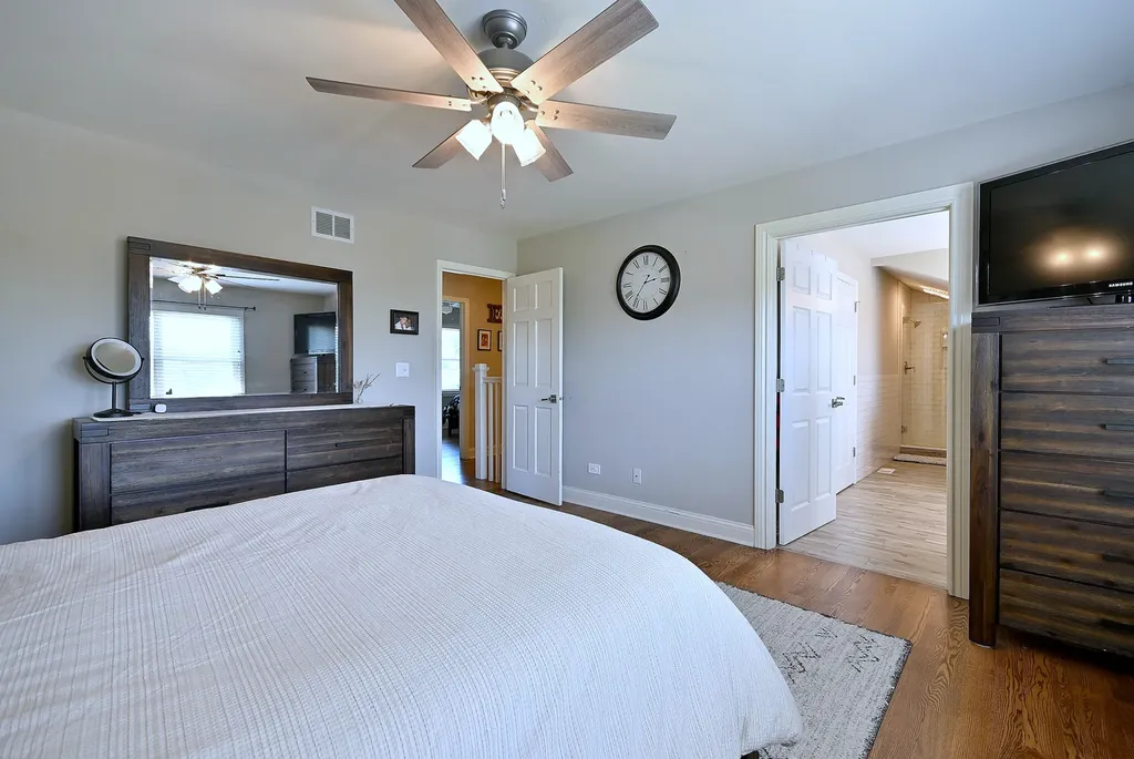 1350 West Barnwall Drive Addison IL 60101