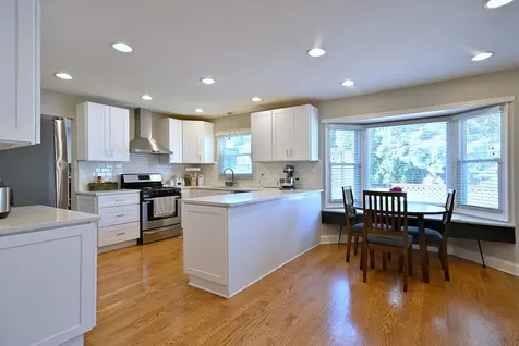 1350 West Barnwall Drive Addison IL 60101
