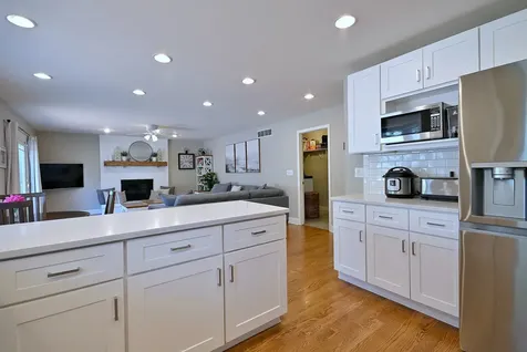 1350 West Barnwall Drive Addison IL 60101