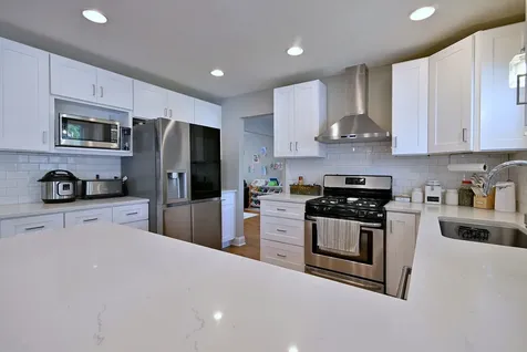 1350 West Barnwall Drive Addison IL 60101