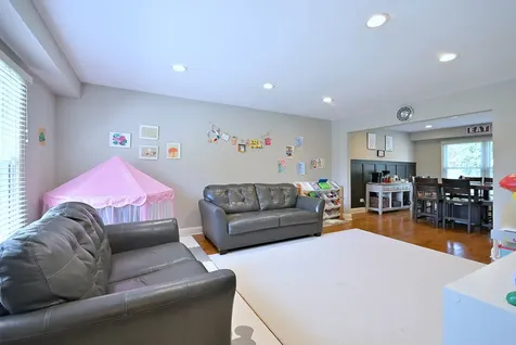 1350 West Barnwall Drive Addison IL 60101