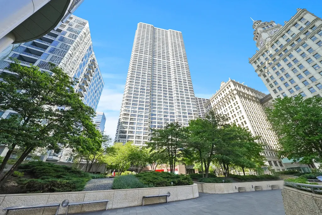 405 North Wabash Avenue Chicago IL 60611