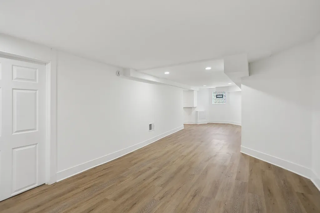 7000 South Eberhart Avenue Chicago IL 60637