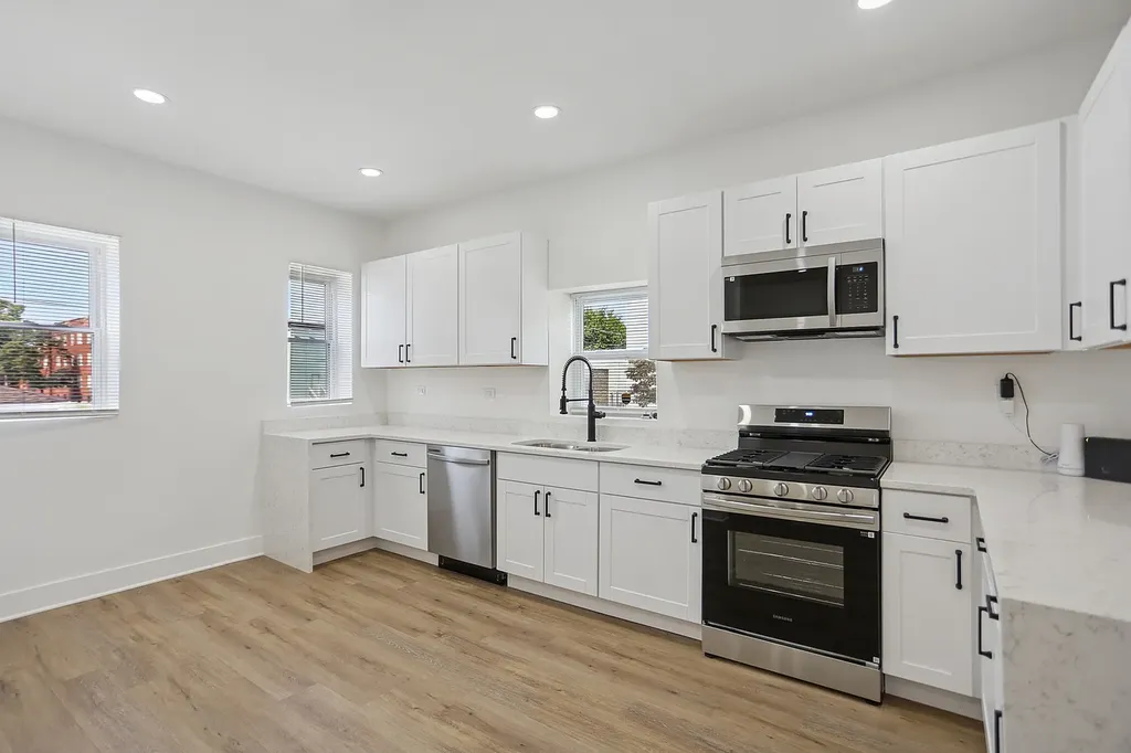 7000 South Eberhart Avenue Chicago IL 60637