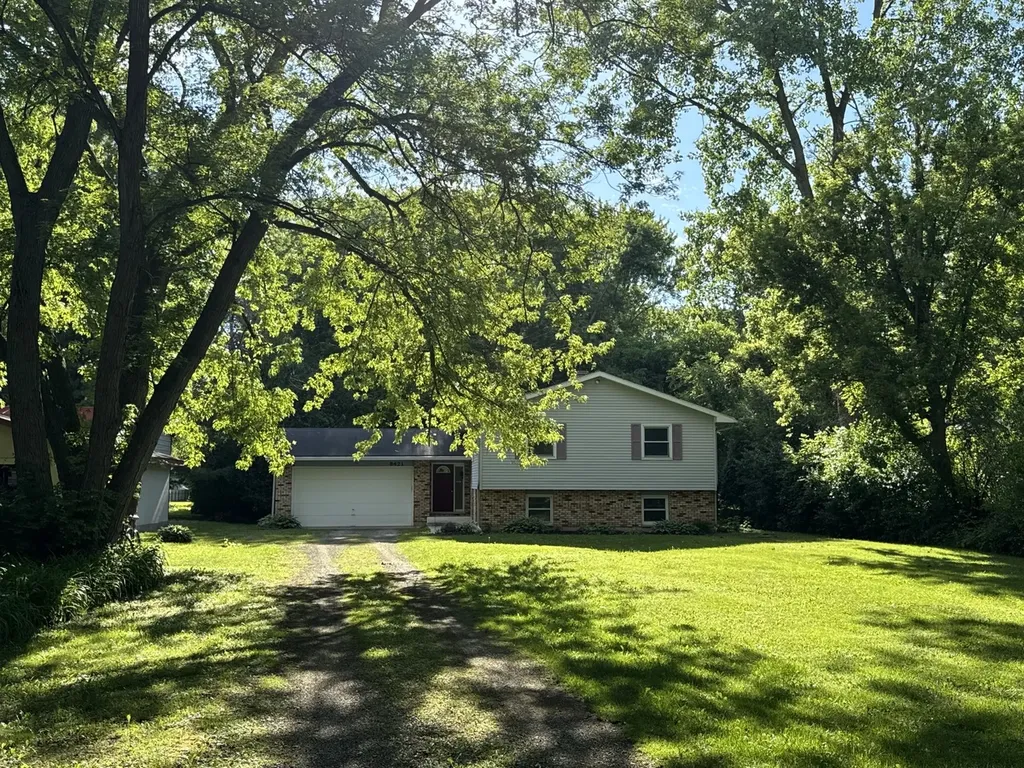 8421 Hickory Nut Grove Road Cary IL 60013